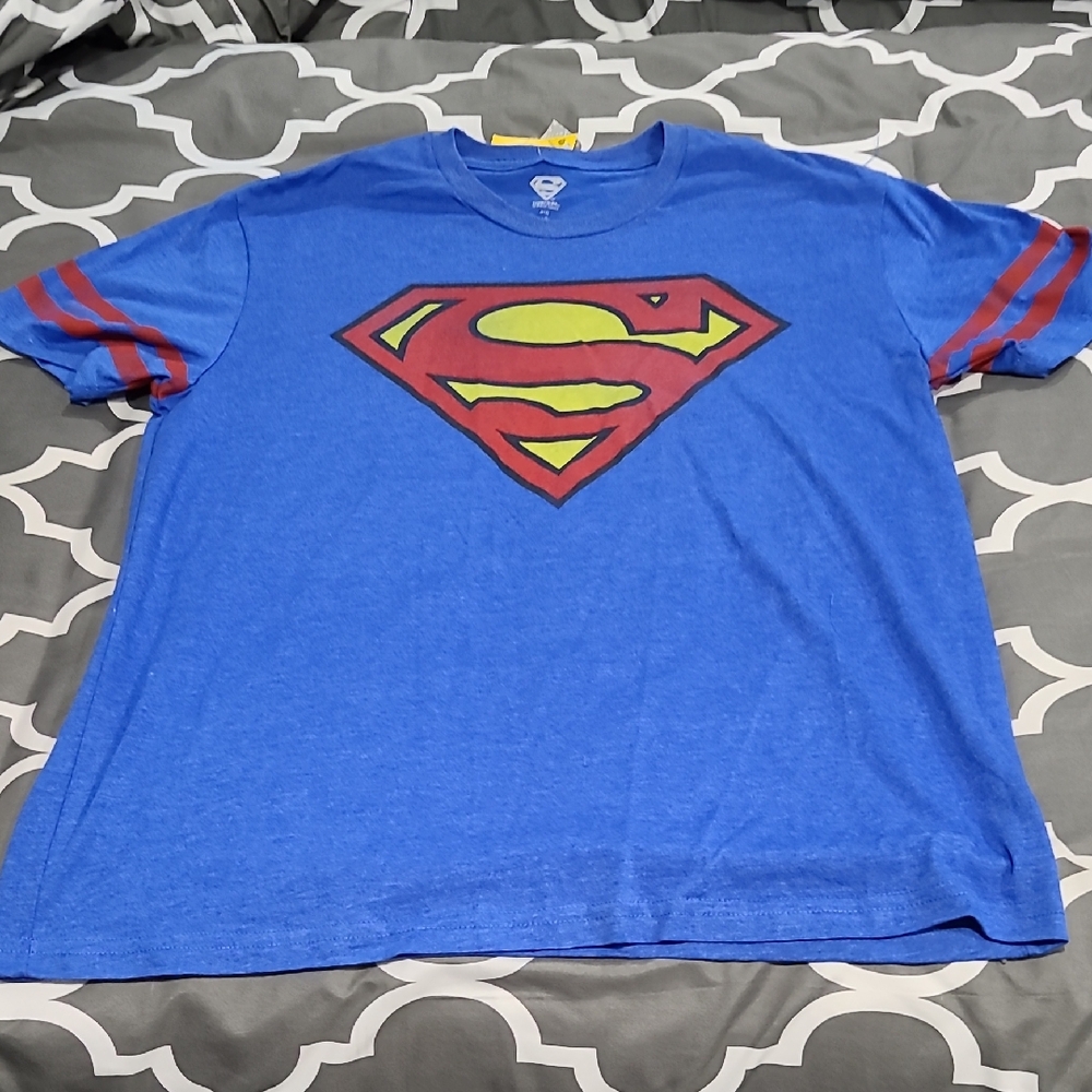 BWT DC Comics Superman Blue Red Short Sleeve Ringer Tee Sz: L